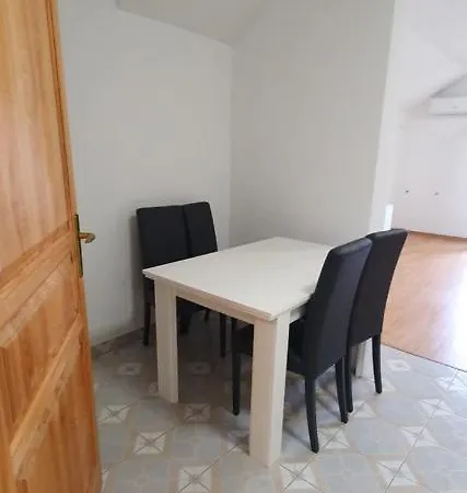 Vila Butmiru