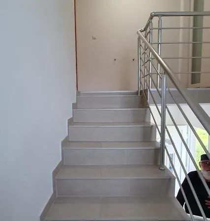 Vila Butmiru